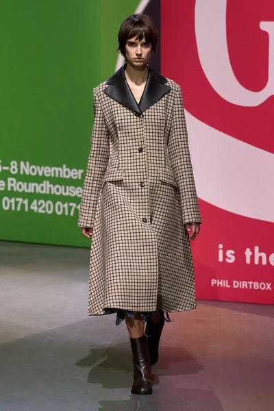 Look 11